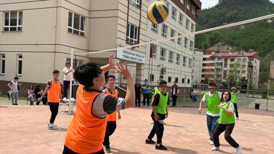 Okulumuzda düzenlenen sınıflar arası Voleybol turnuvasında 12/Bilişim sınıfı 1. olmuştur.